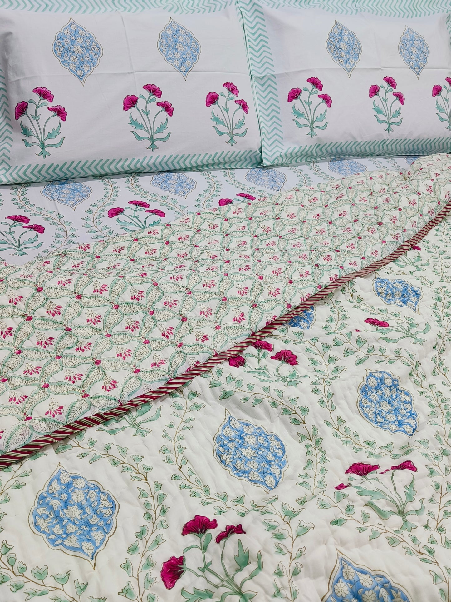 Bedding Sets with Quilts