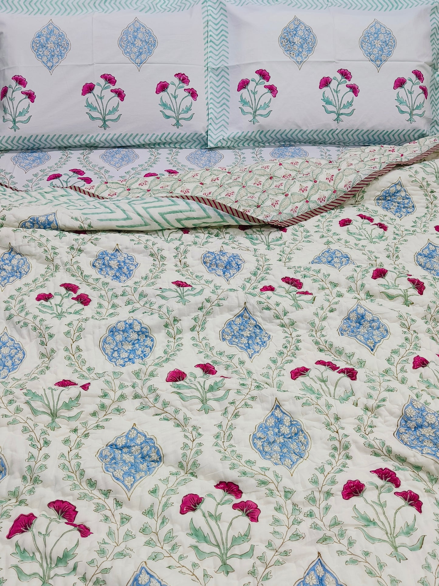 Bedding Sets with Quilts