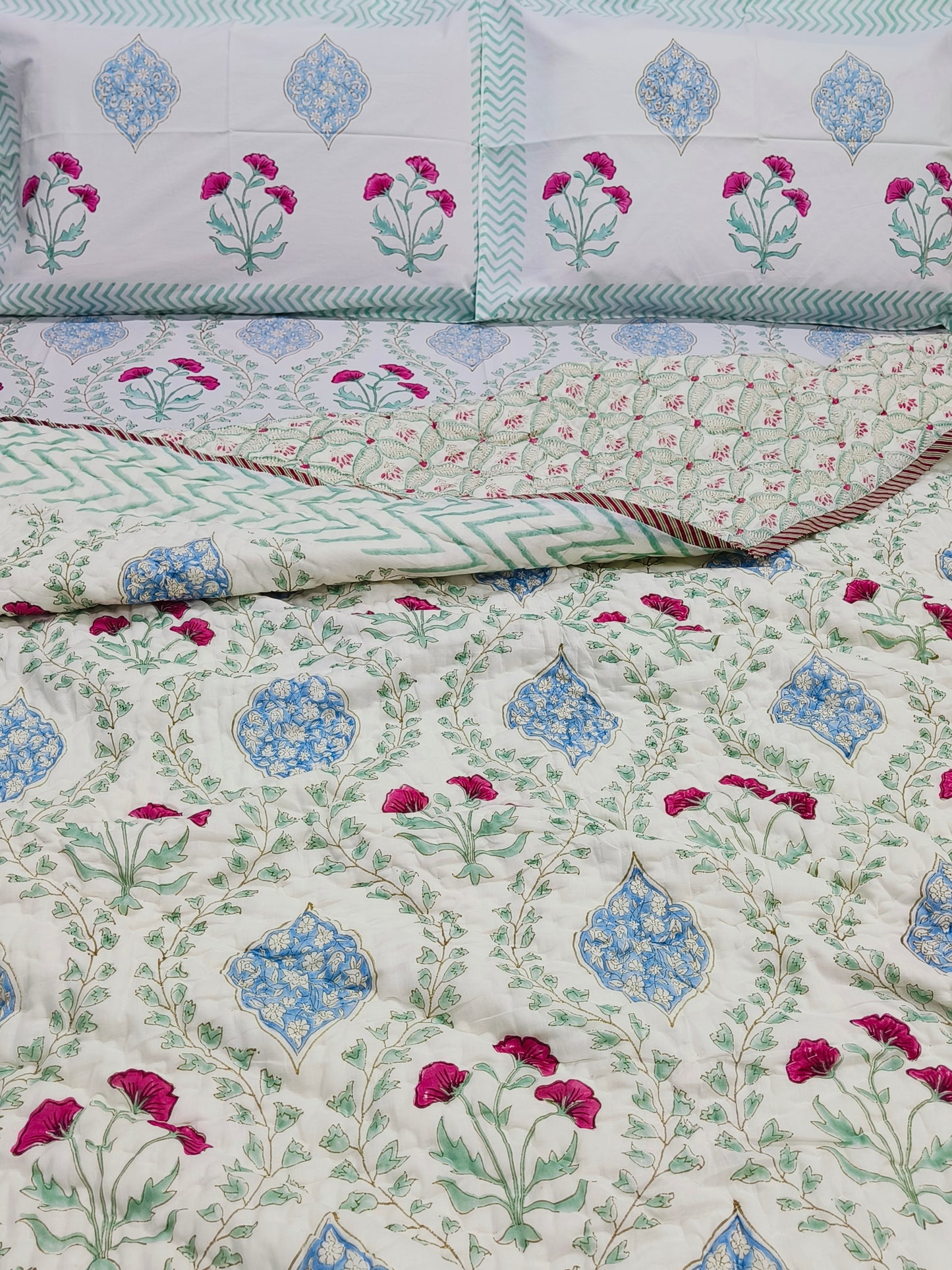 Bedding Sets with Quilts