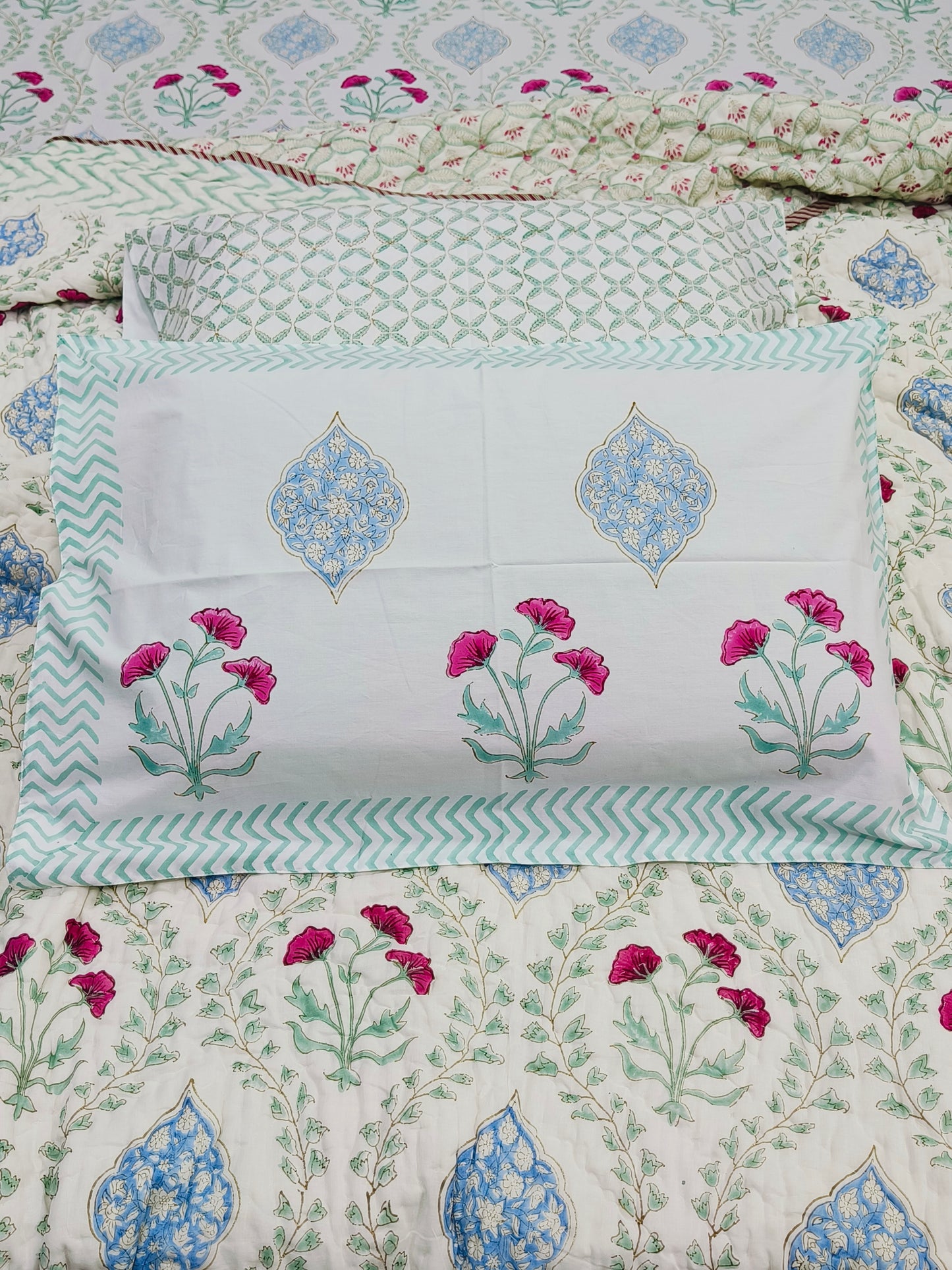 Bedding Sets with Quilts