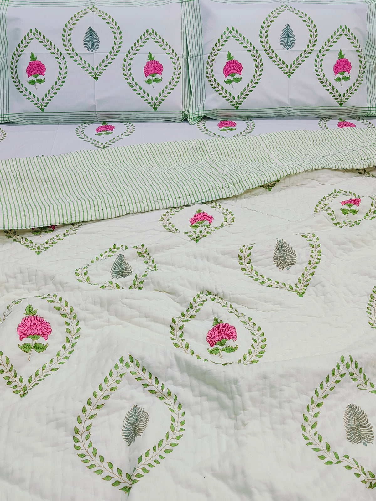 Bedding Sets with Quilts