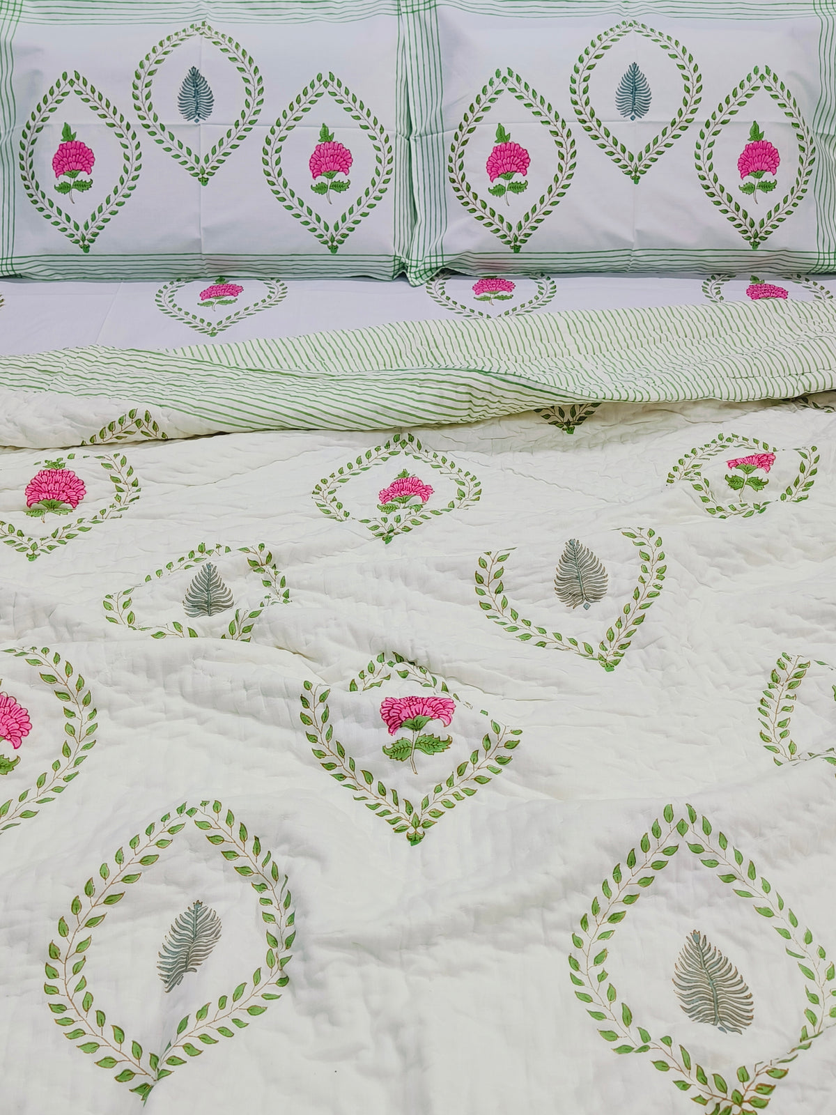 Bedding Sets with Quilts