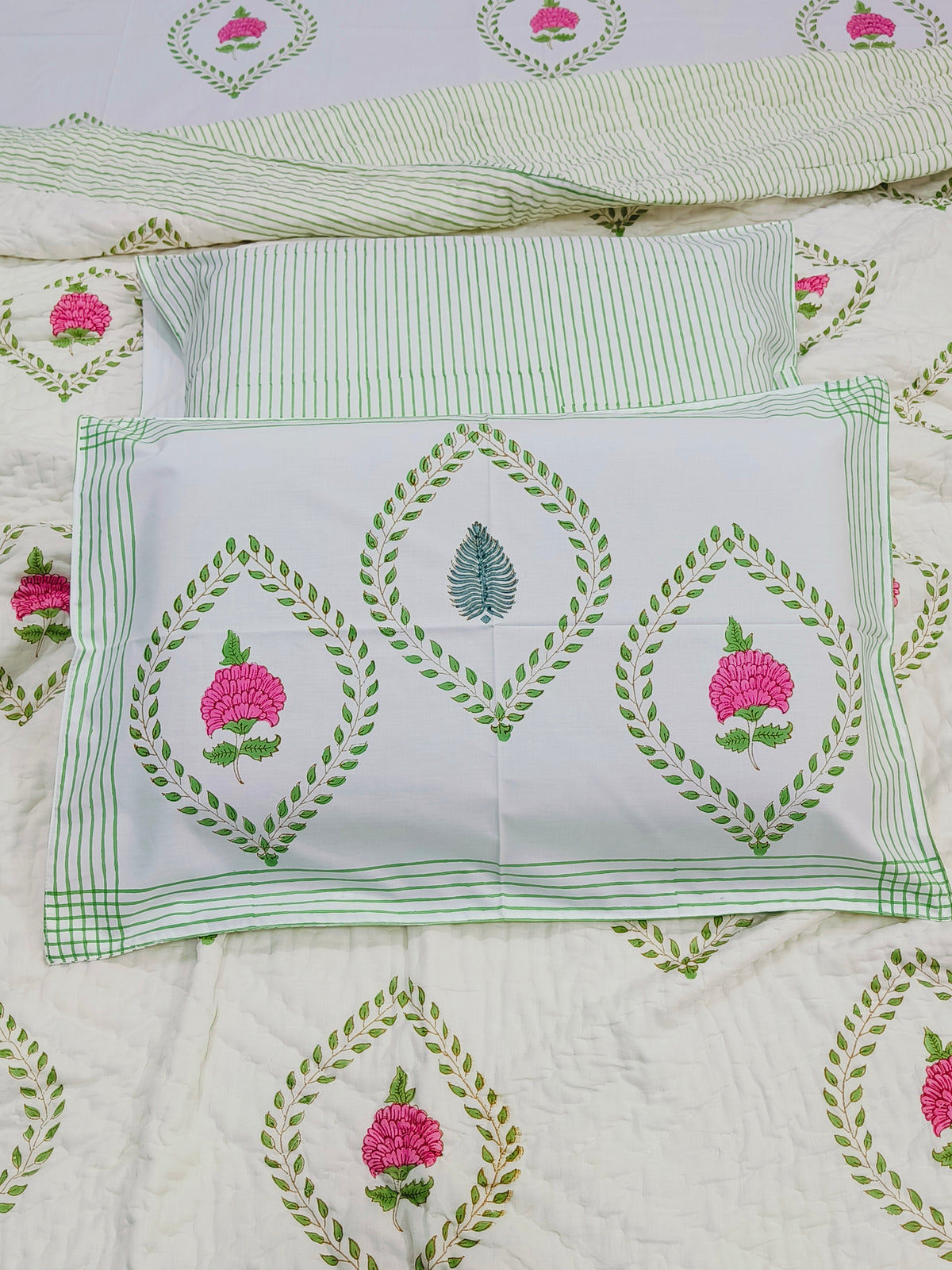 Bedding Sets with Quilts