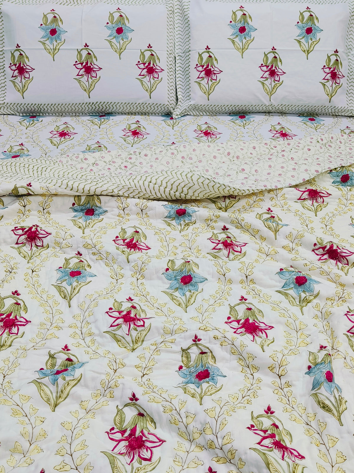 Bedding Sets with Quilts