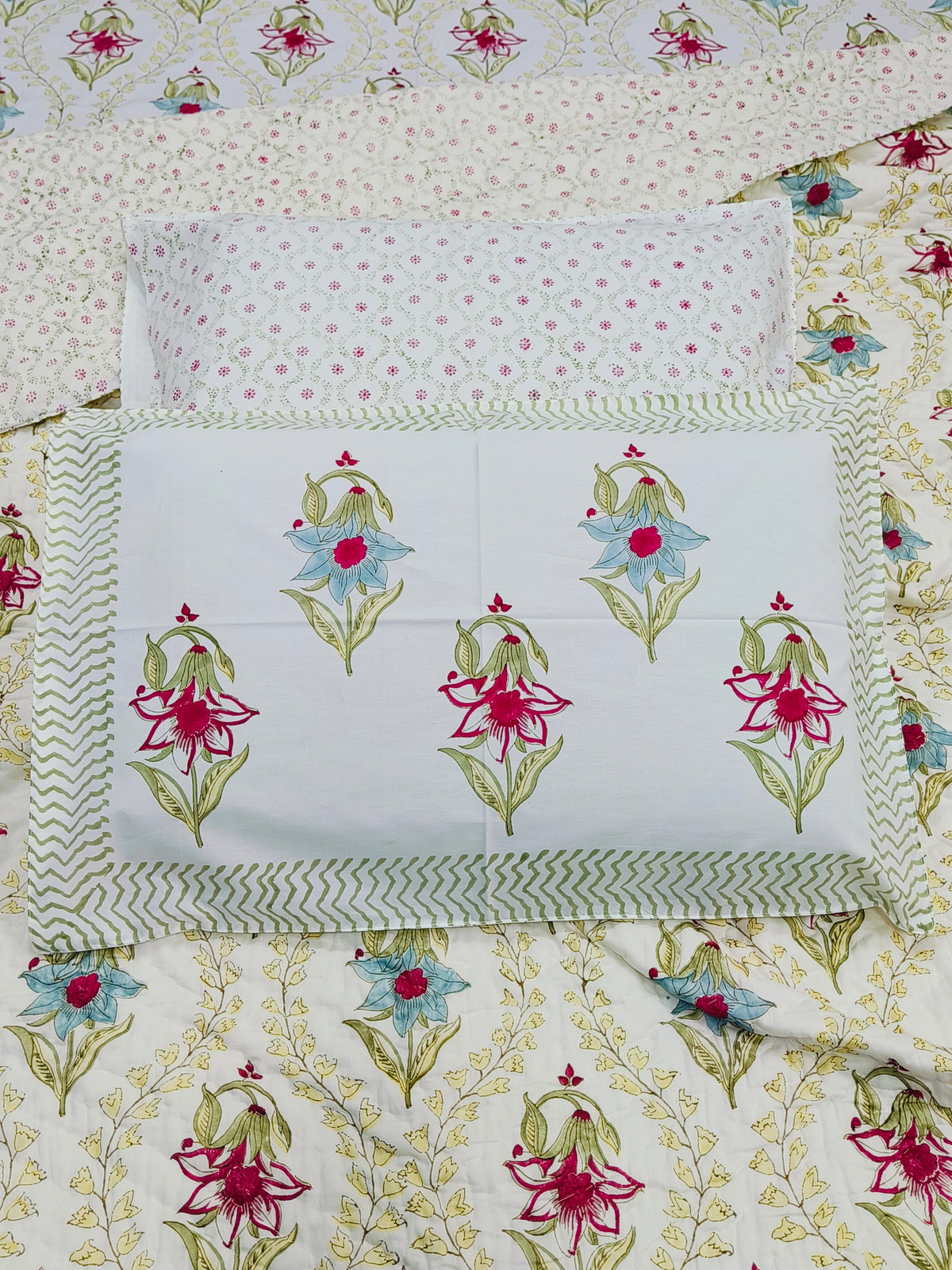 Bedding Sets with Quilts