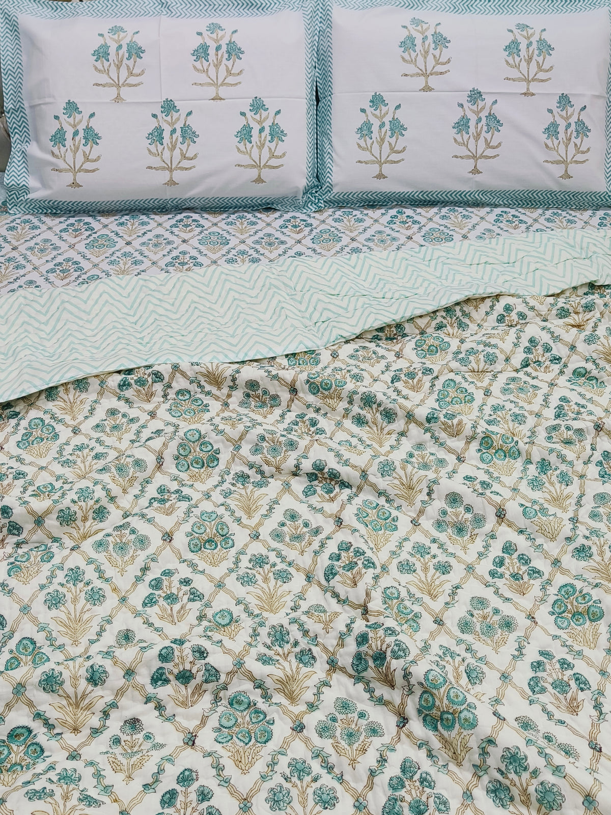 Bedding Sets with Quilts