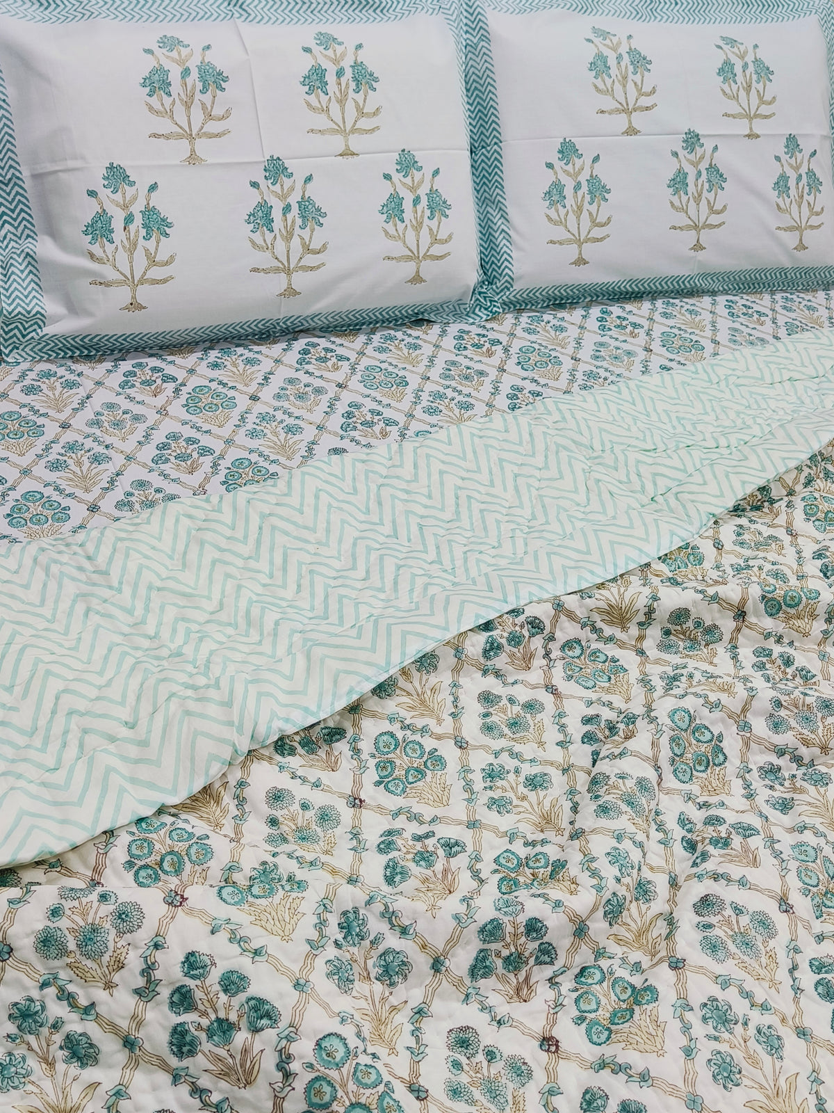 Bedding Sets with Quilts
