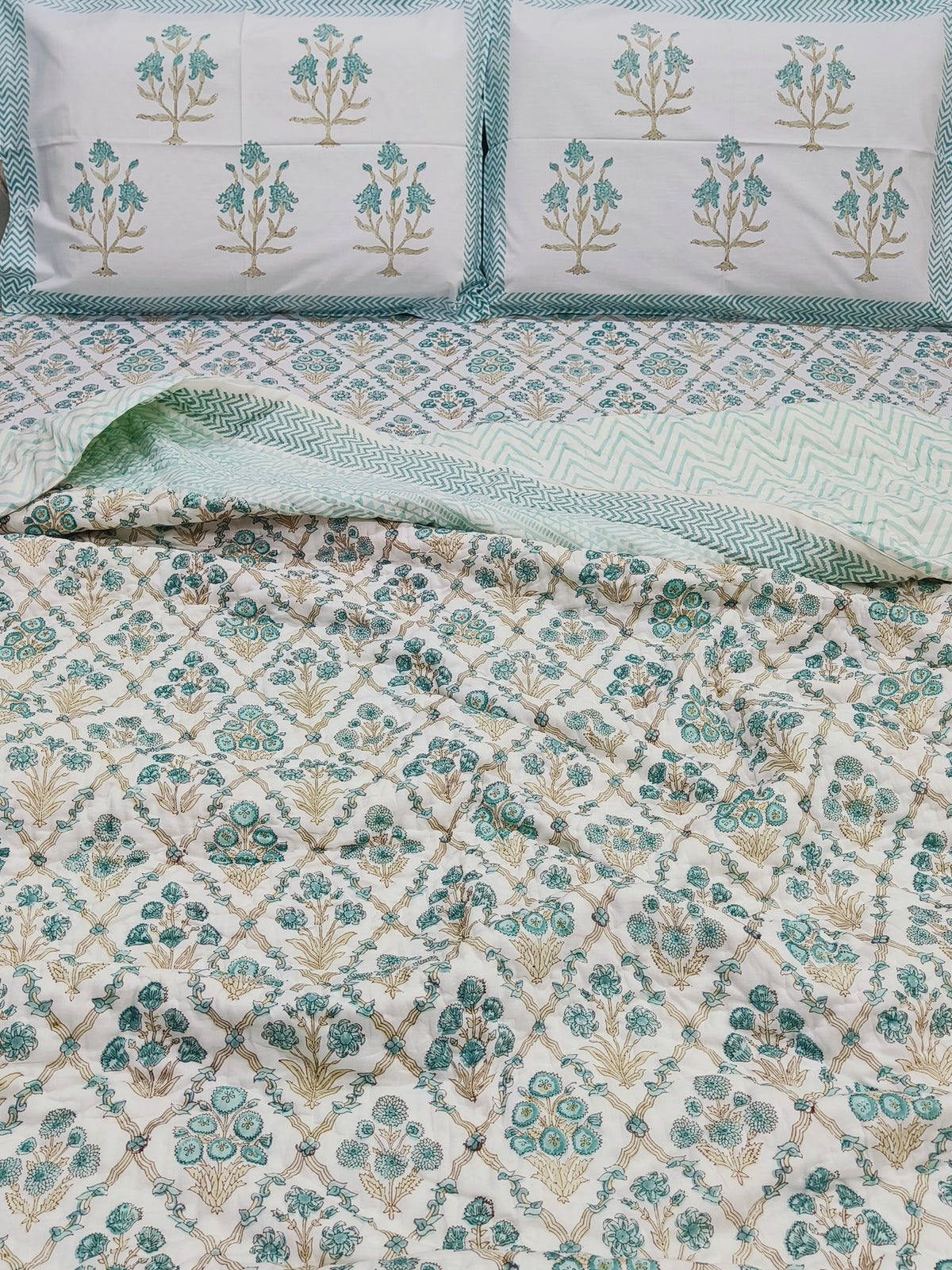 Bedding Sets with Quilts