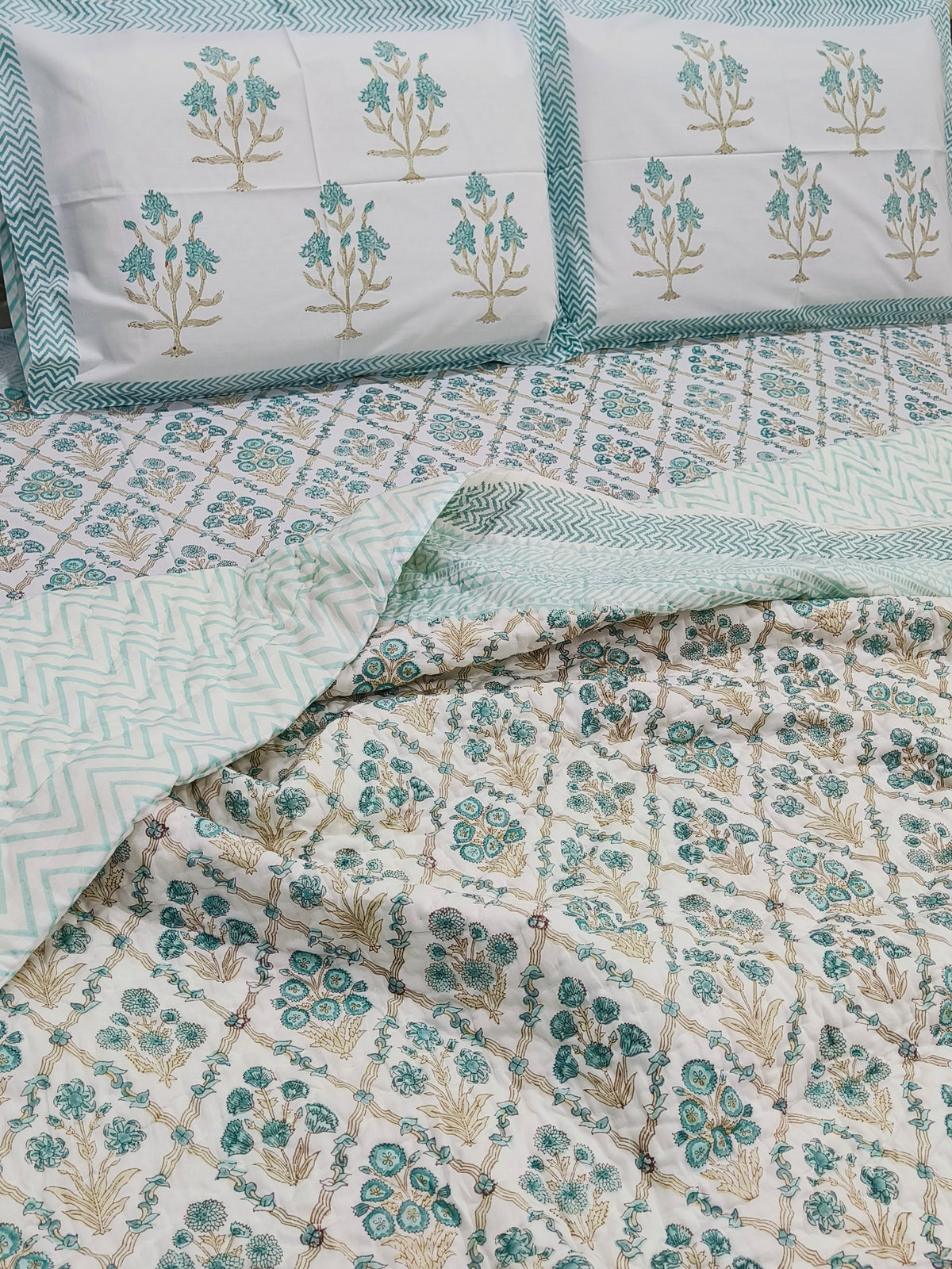 Bedding Sets with Quilts