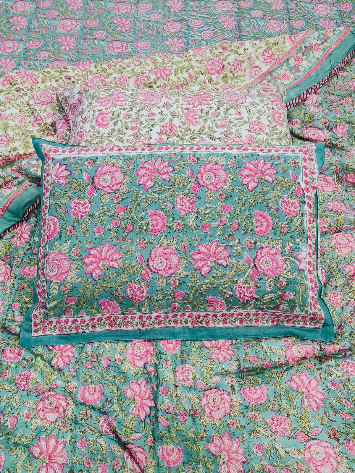 Bedding Sets with Quilts