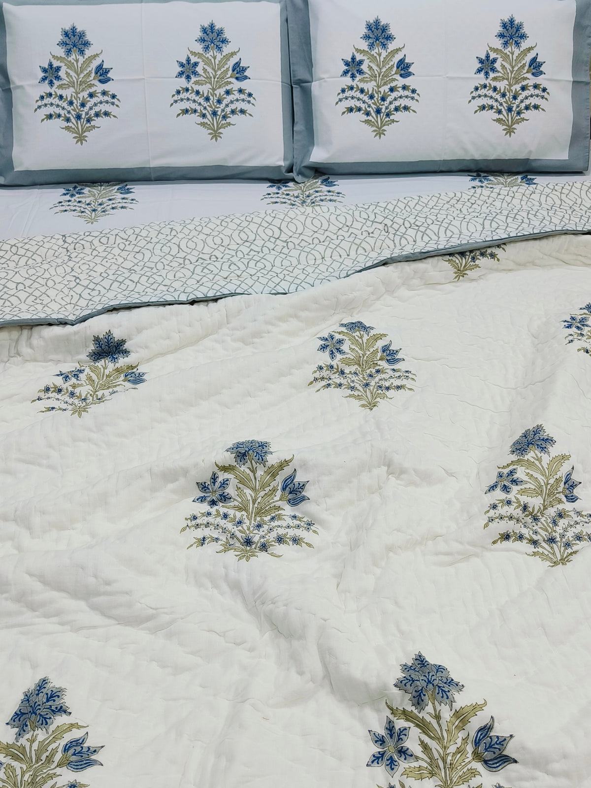 Bedding Sets with Quilts