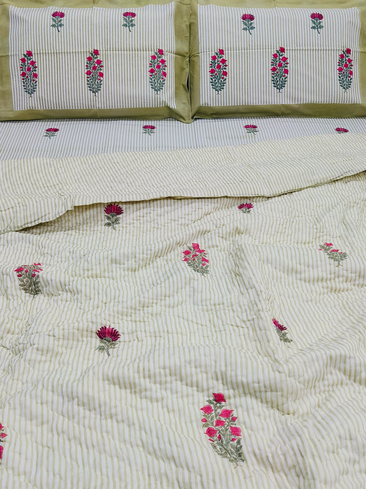 Bedding Sets with Quilts