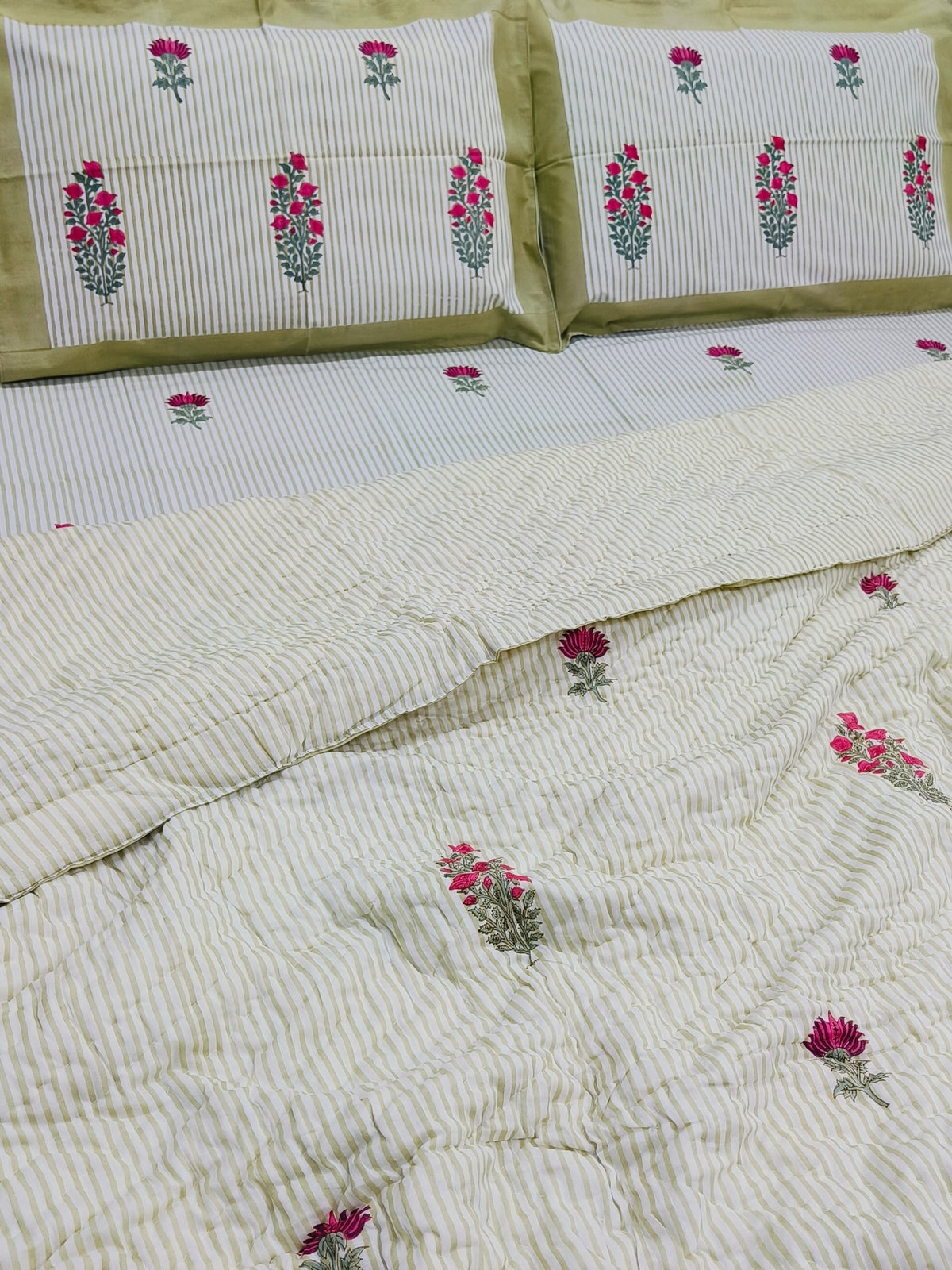 Bedding Sets with Quilts