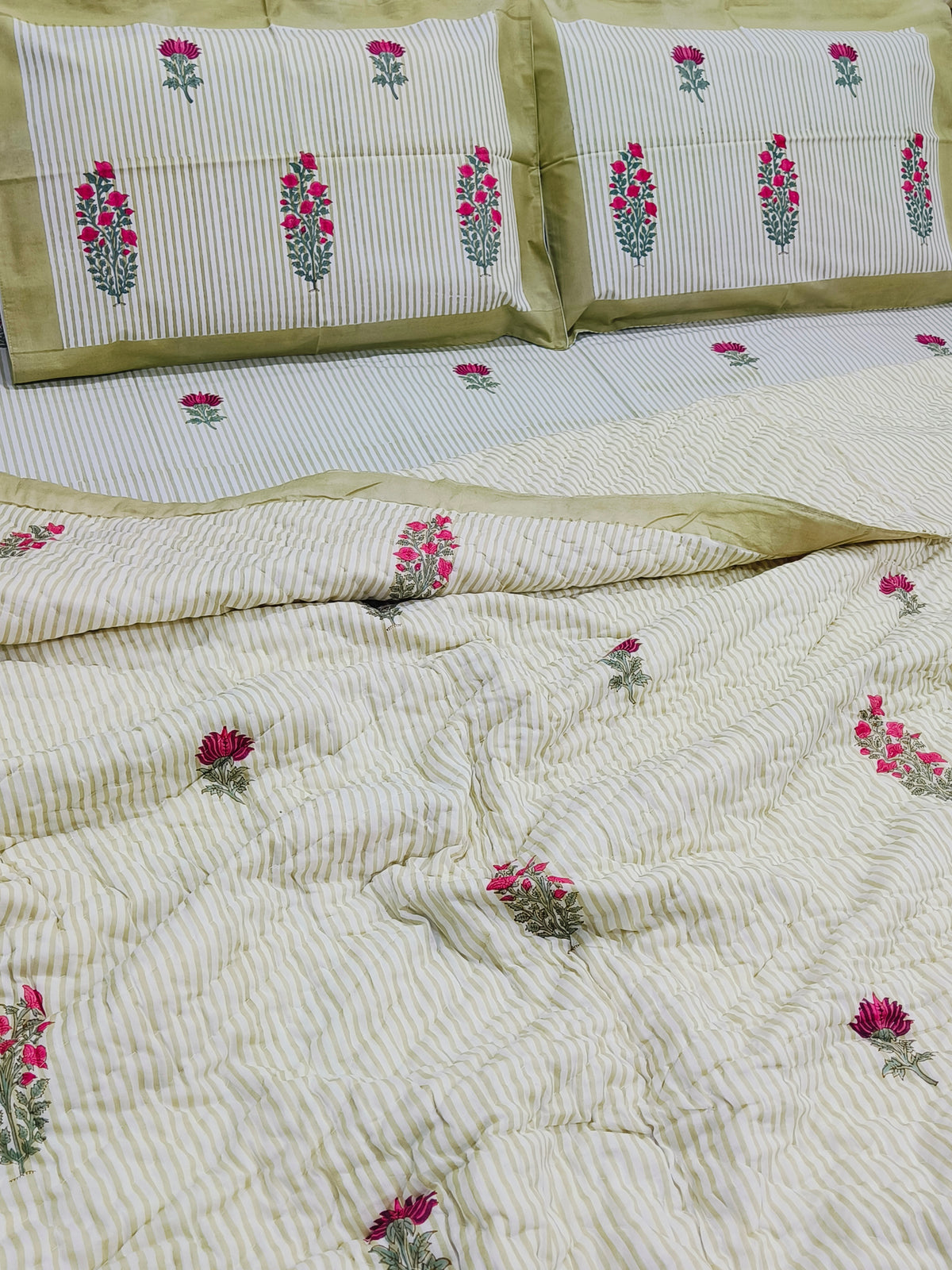 Bedding Sets with Quilts