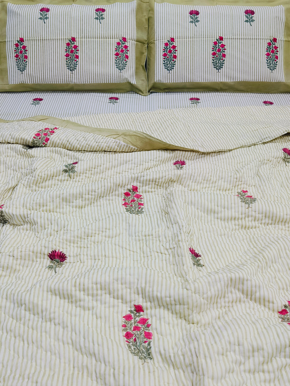 Bedding Sets with Quilts