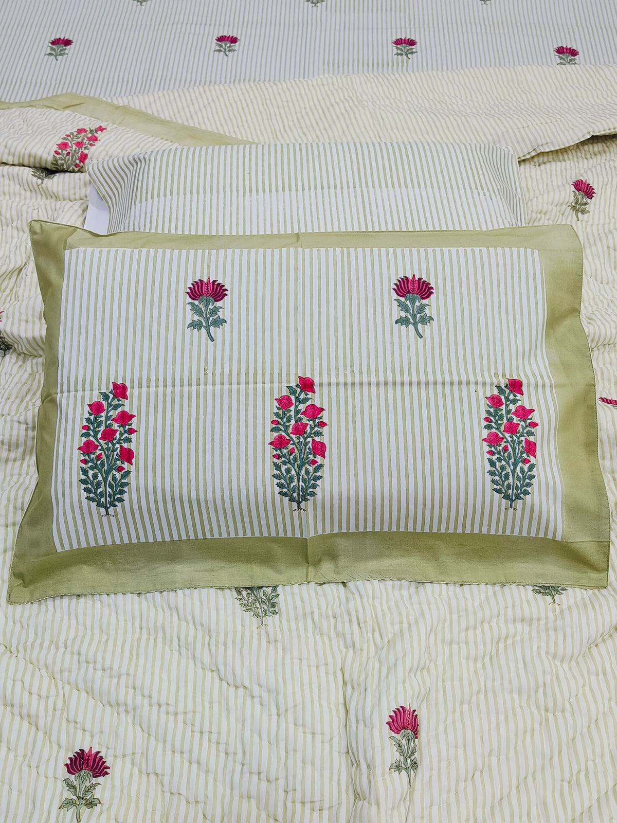 Bedding Sets with Quilts