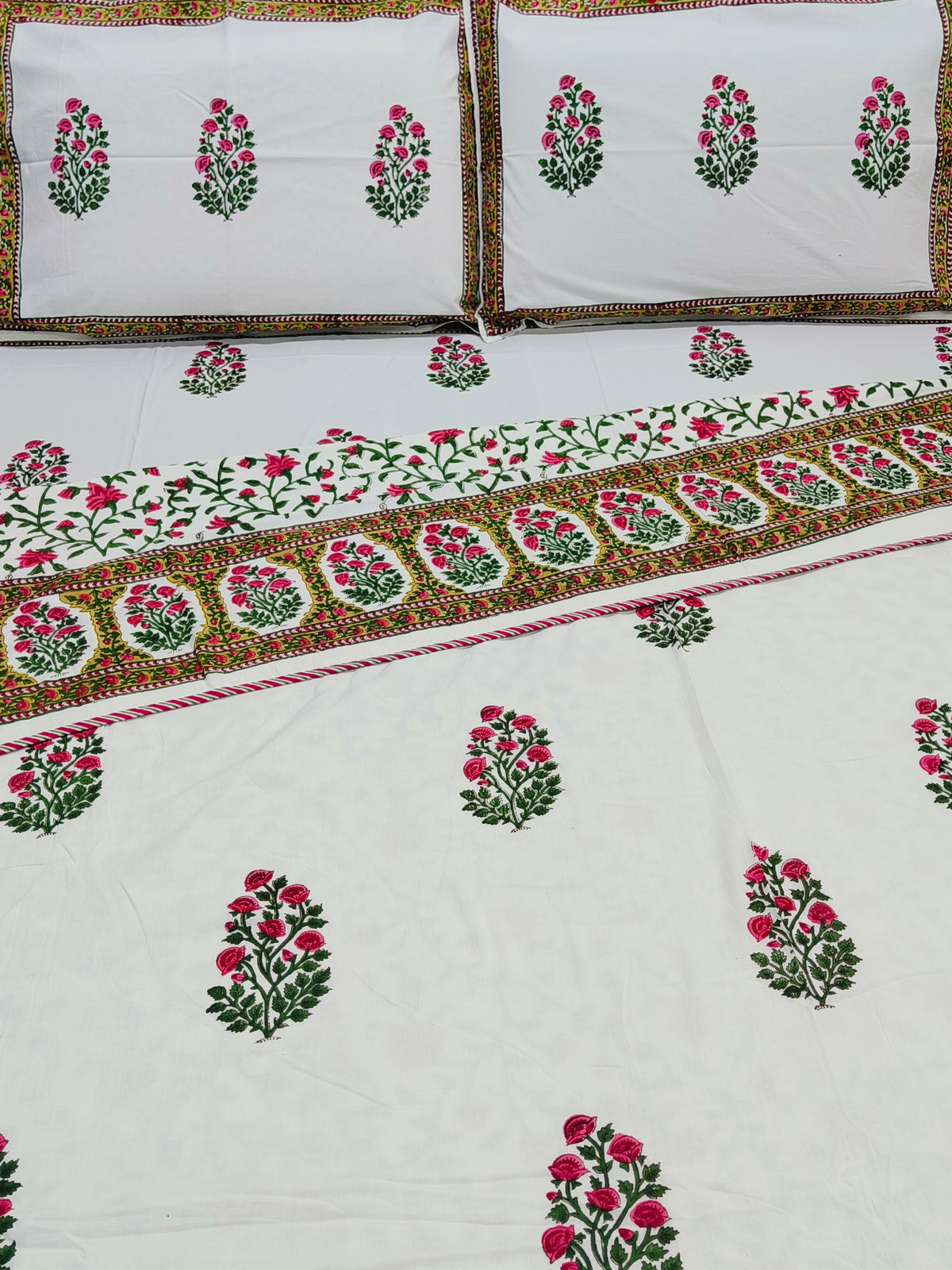 Bedding sets with Dohars