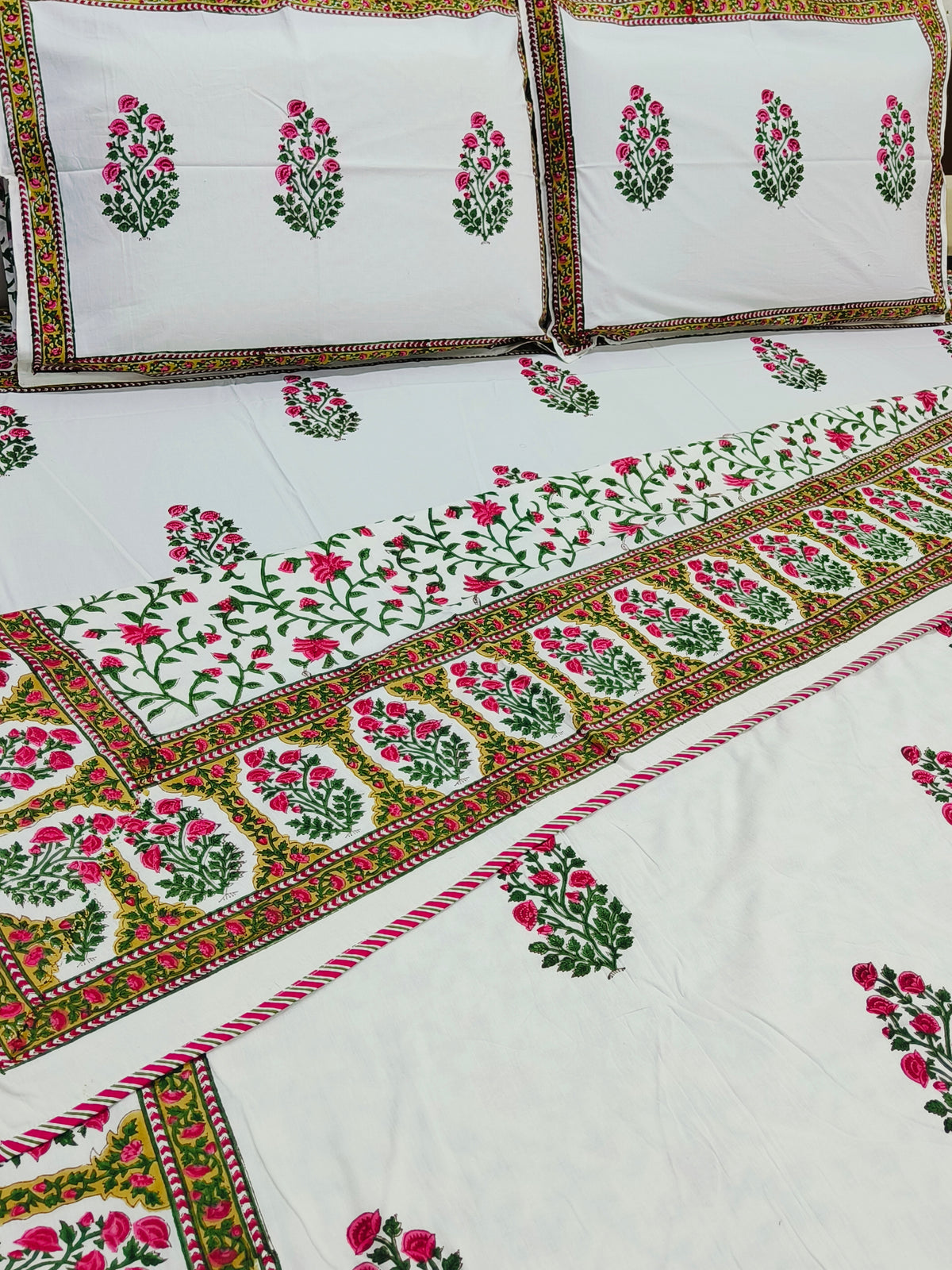 Bedding sets with Dohars