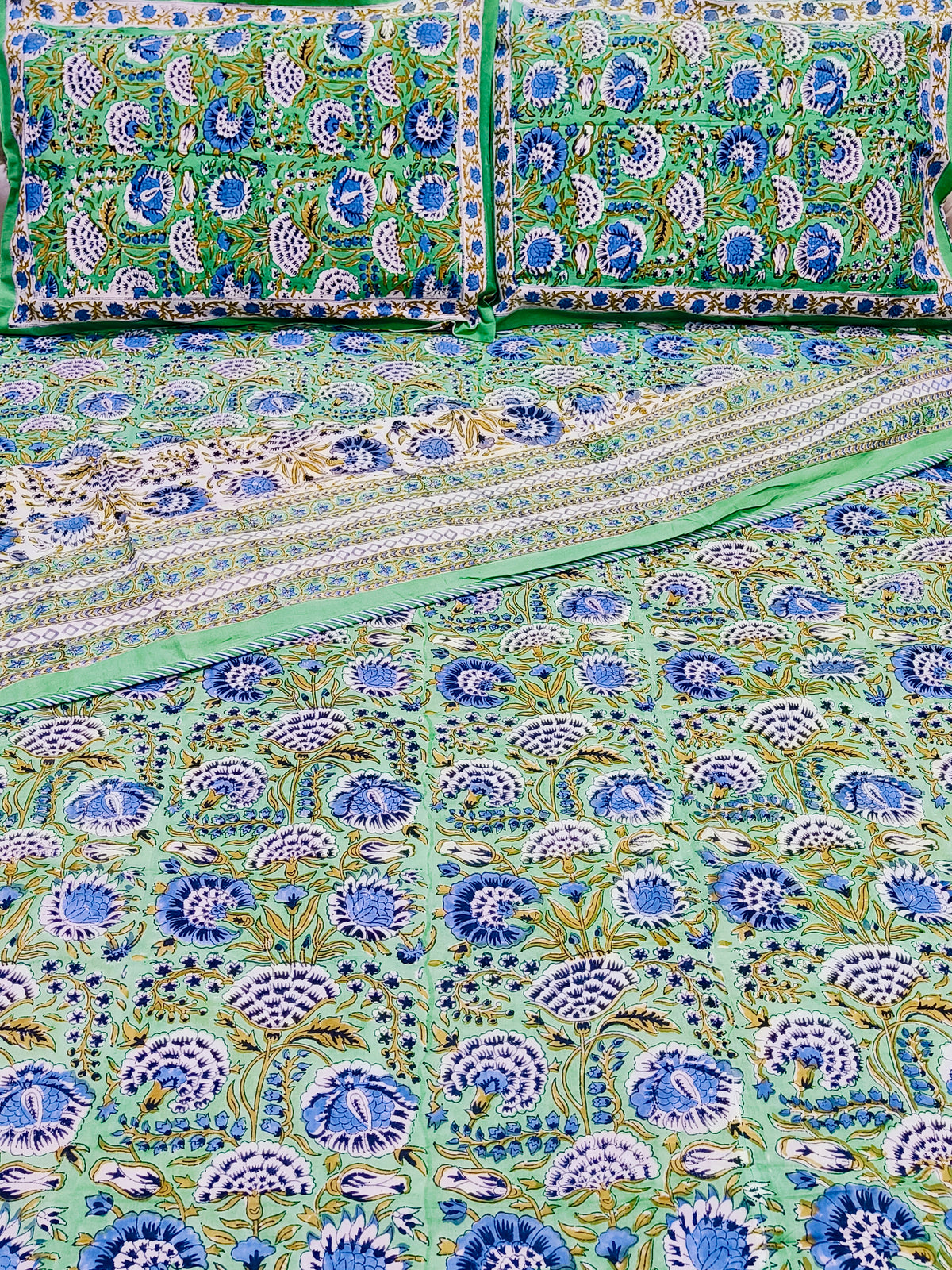 Bedding sets with Dohars