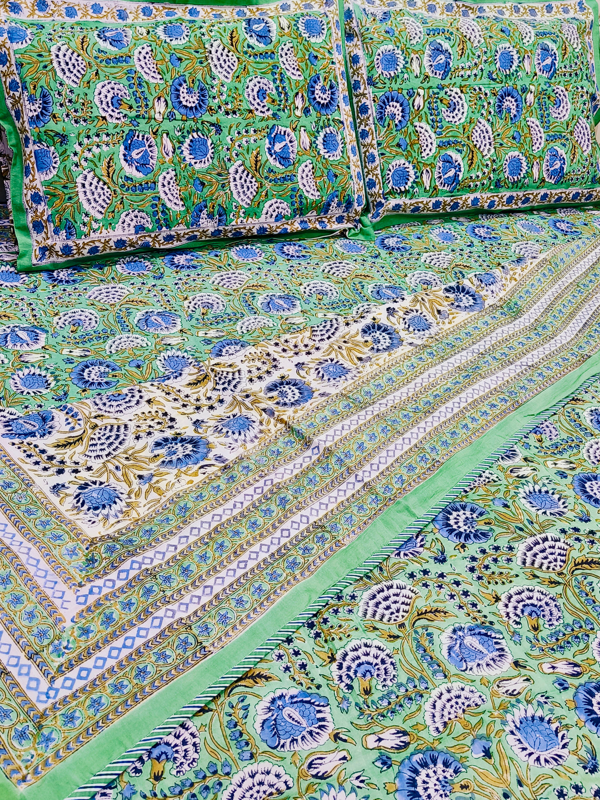 Bedding sets with Dohars