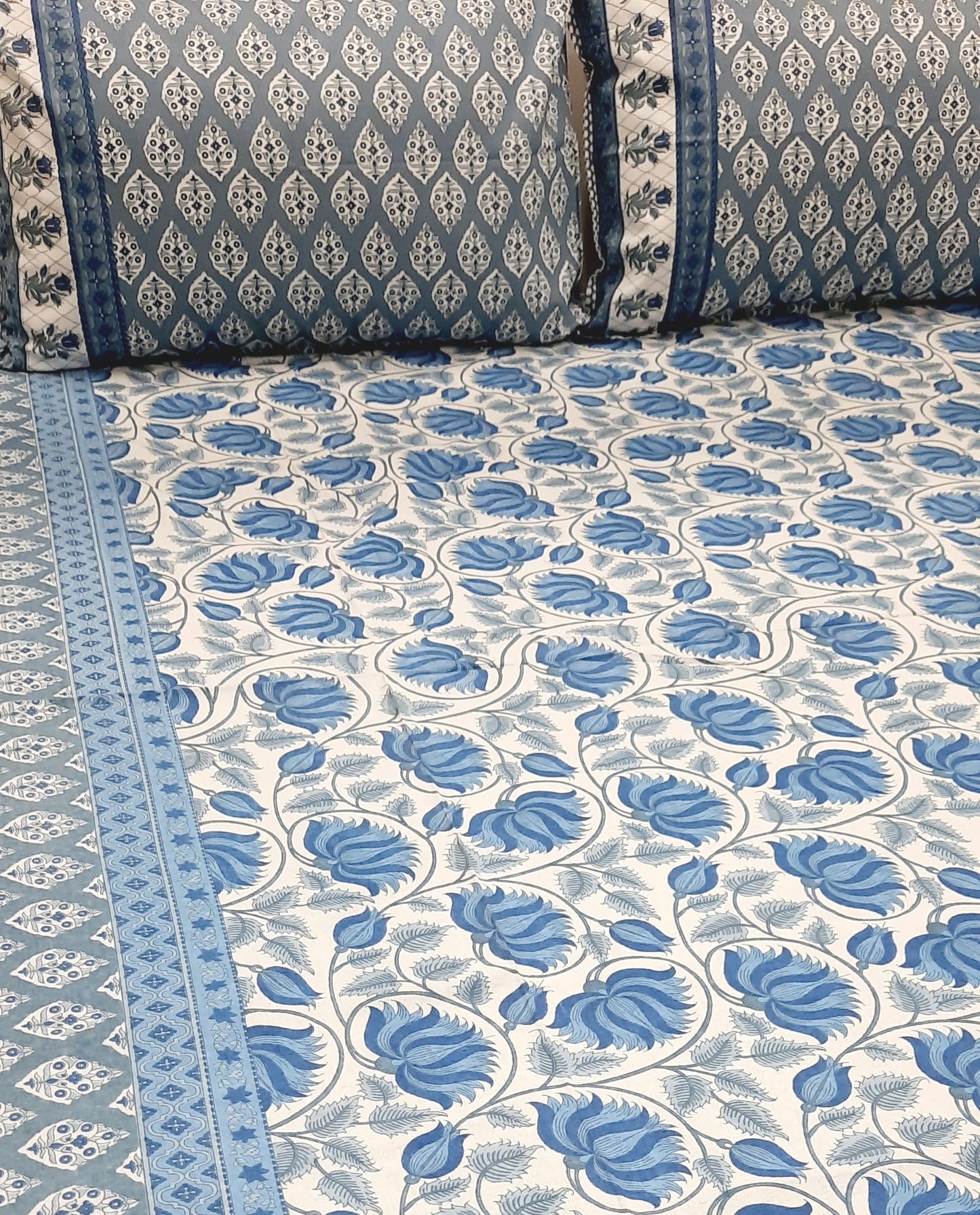 Floral Sadabahaar Bedsheet